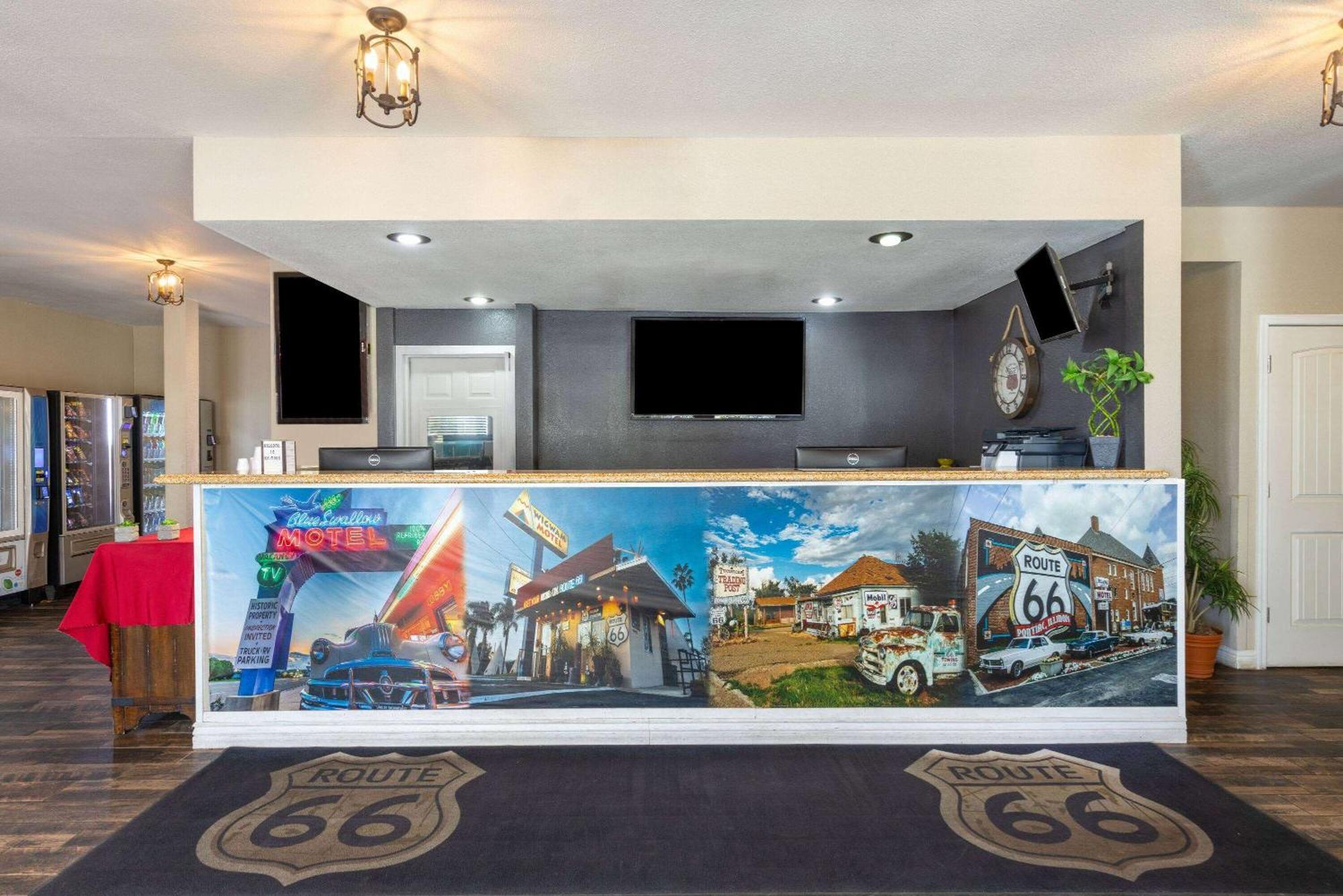 Ramada By Wyndham Kingman Hotel Екстериор снимка