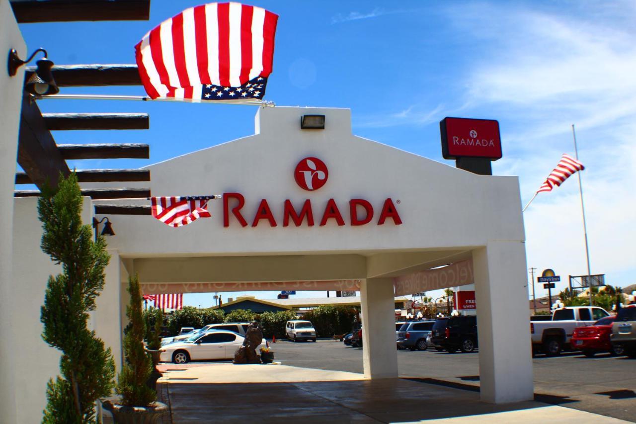 Ramada By Wyndham Kingman Hotel Екстериор снимка
